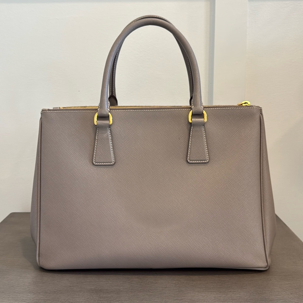 Prada | Large Galleria Saffiano Tote - Picture 3 of 17